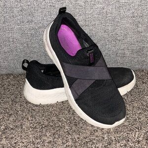 Sketchers - GoWalk Slip-Ons - Black